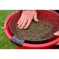 DYNAMITE BAITS Dynamite Swim Stim Commercial Groundbait Silver Fish Original 900g -Angelausrüstungsgeschäft SEQ 2 6 Leave and then riddle off the groundbait 550x550w