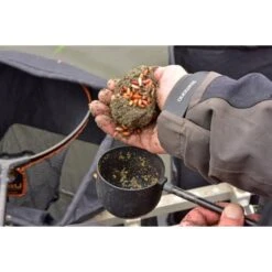 DYNAMITE BAITS Dynamite Swim Stim Commercial Groundbait Silver Fish Betaine Green 900g 17 DYNAMITE BAITS Dynamite Swim Stim Commercial Groundbait Silver Fish Betaine Green 900g -Angelausrüstungsgeschäft The short line os kicked off with one ball fo gorundbait with maggots and casters 550x550w 2